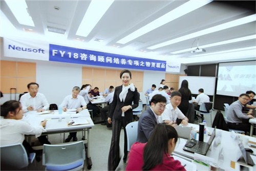 昆明企業(yè)禮儀教學班 云南皇禮禮儀學院提供專業(yè)培訓與信息技術咨詢服務